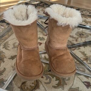 UGG Kids Boots in Tan and Cream